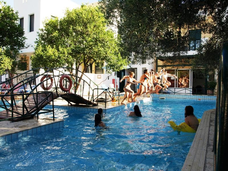 Kastro Studios And Apartments 5