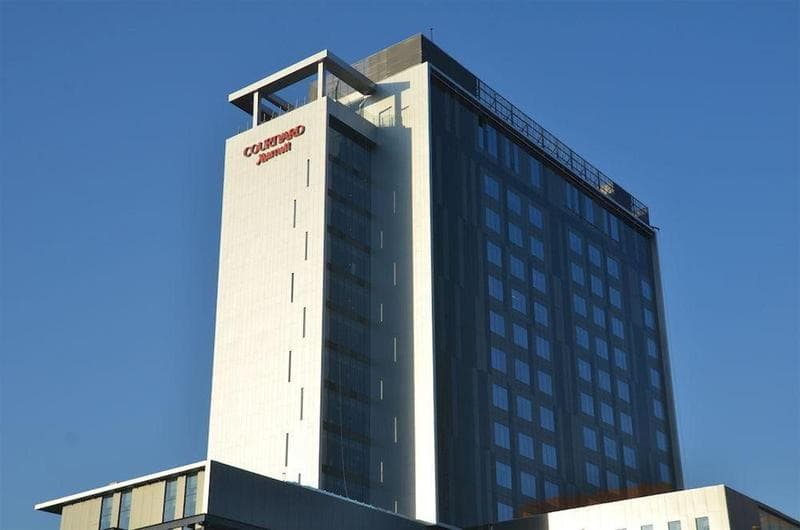 Courtyard Santiago Las Condes 4