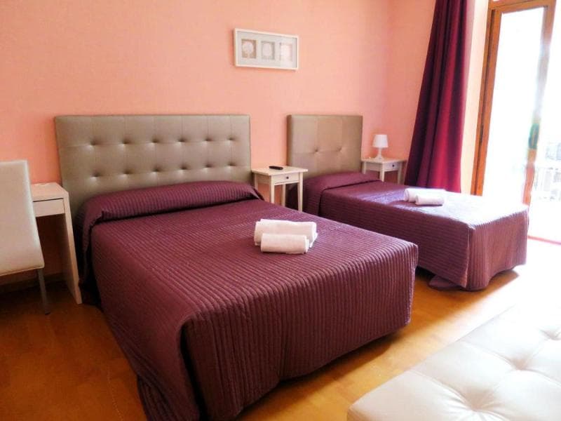 Hostal Balmes Centro 2