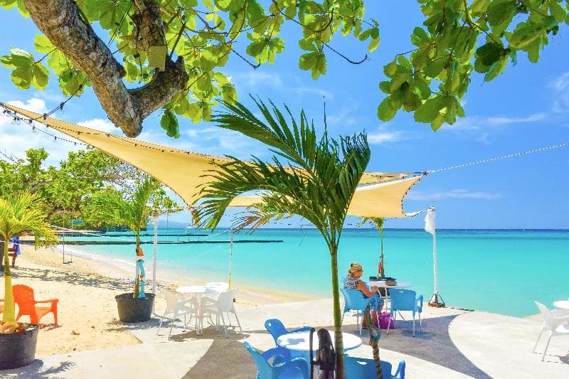 Kaz Kreol Beach Lodge main