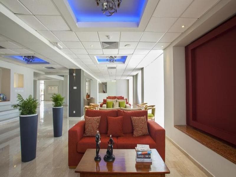 Mayfair Gardens 5