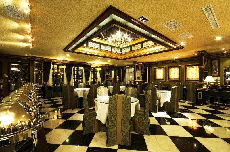 The Old England Hotel 5