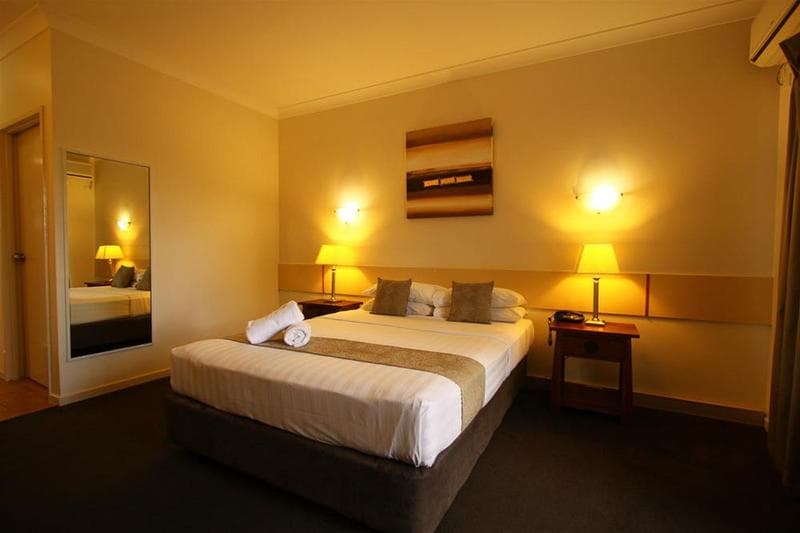 Emerald Maraboon Motor Inn 3