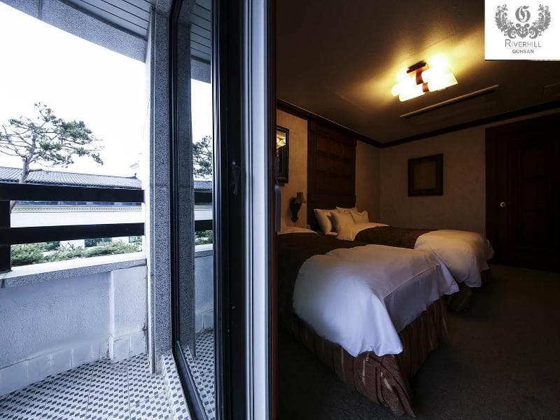 Gunsan Riverhill Hotel main