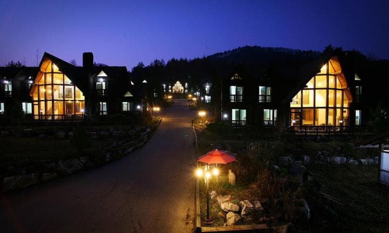 Chalet Resort main