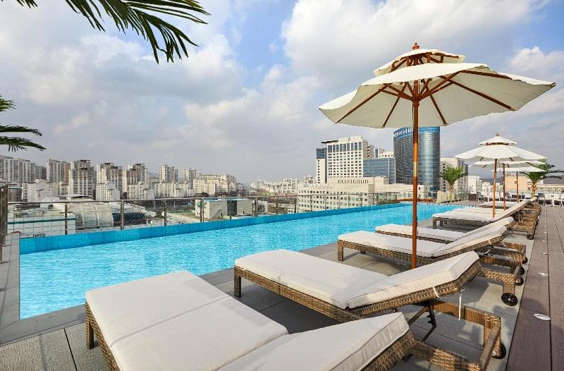 Hotel S.R main