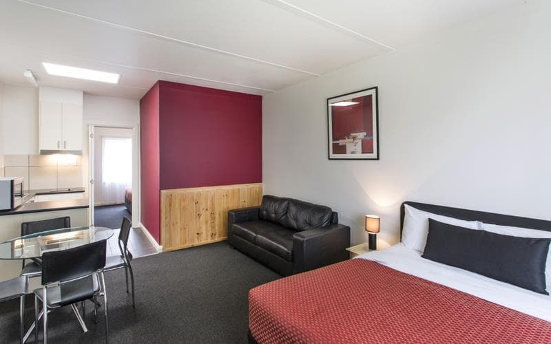 Hamilton Lakeside Motel 4