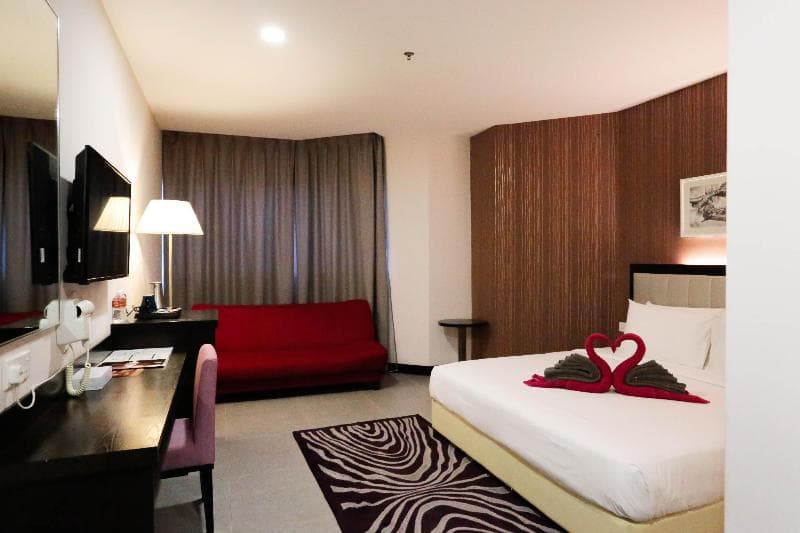 The Grand Campbell Hotel 2