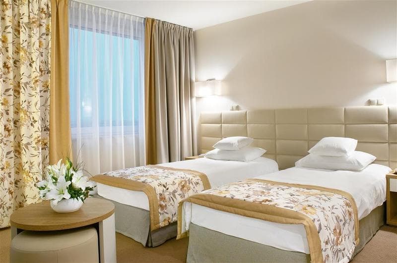 Hotel Petropol 4