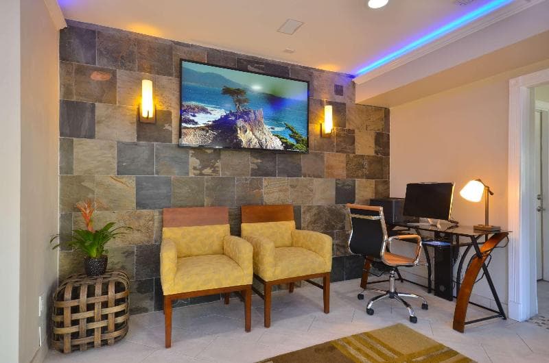 Best Western The Inn & Suites Pacific Grove photo 1