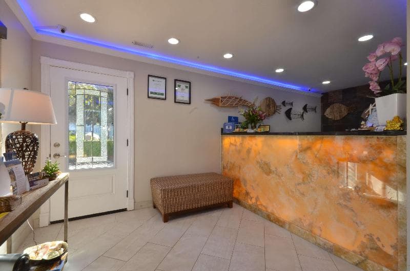 Best Western The Inn & Suites Pacific Grove 4