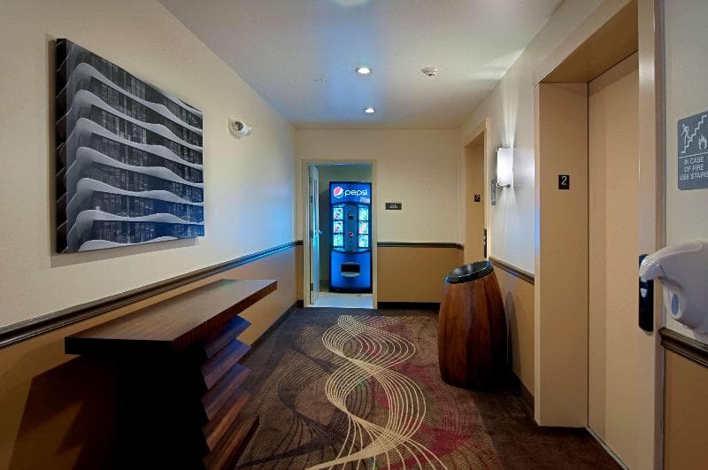 Best Western Plus Miami Airport North Hotel & Suites 3