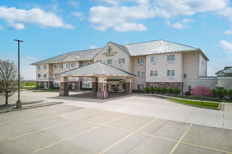 Green Mill Village Hotel & Suites Bw Signature 4