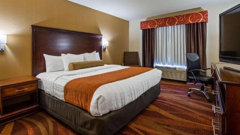 Best Western Plus Fort Wayne Inn & Suites North 4