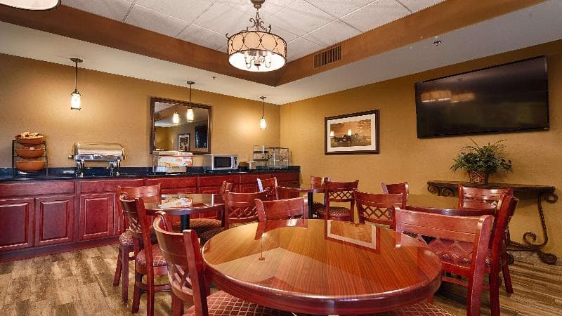 Best Western North Edge Inn 4