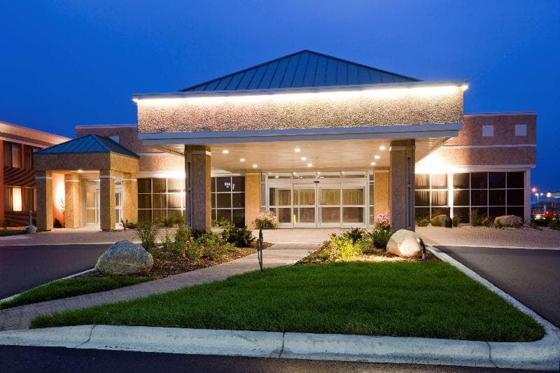 Best Western Plus Willmar photo 1