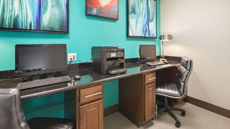 Best Western Plus Gallup Inn & Suites 1