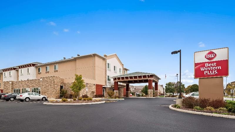 Best Western Plus Boardman Inn & Suites 2
