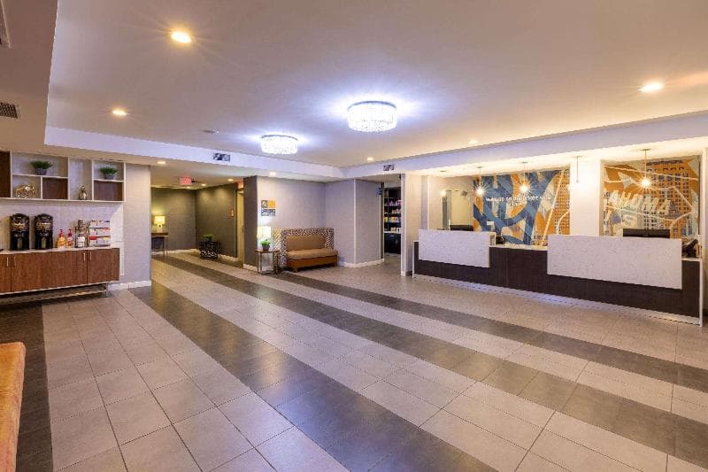La Quinta Inn & Suites by Wyndham Tulsa Downtown/Route 66 4