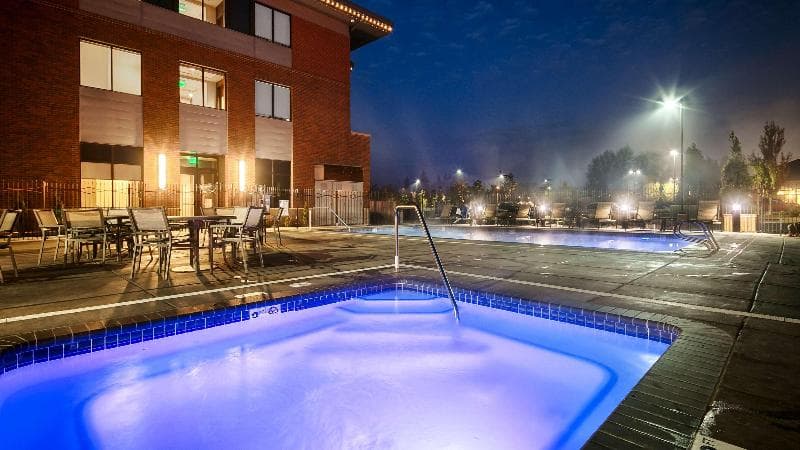 Best Western Premier Boulder Falls Inn 5