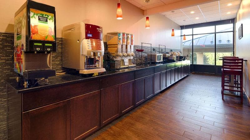 Best Western Plus Poconos Hotel 2