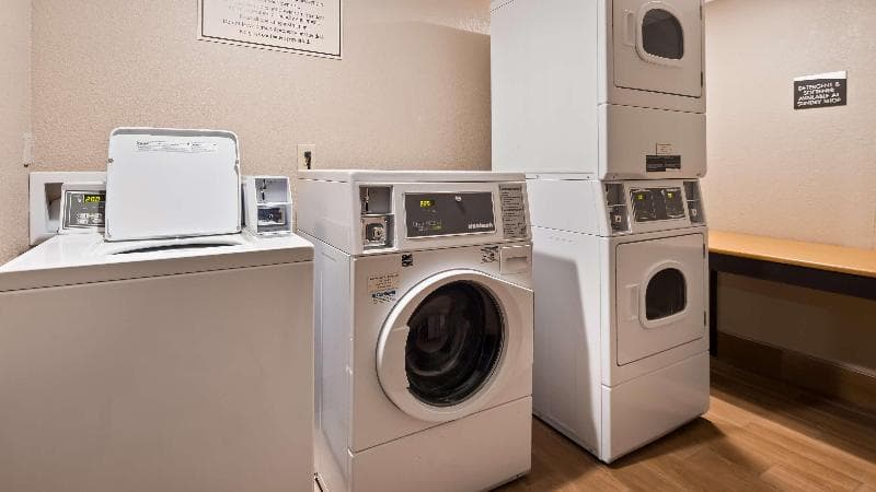 Best Western Plus Sunrise Inn 3