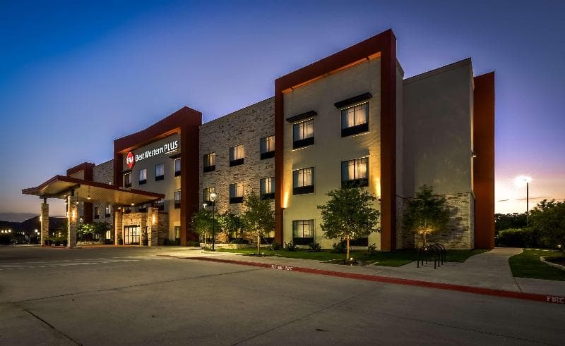 Best Western Plus College Station Inn & Suites 3
