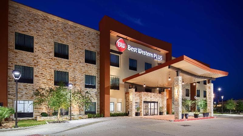 Best Western Plus College Station Inn & Suites 4