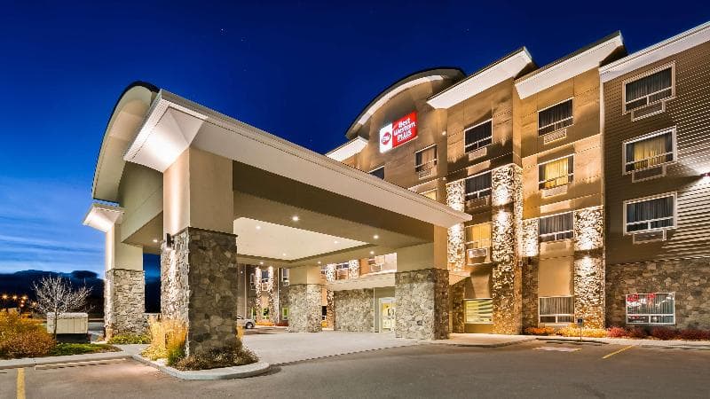 Best Western Plus Okotoks Inn & Suites 2