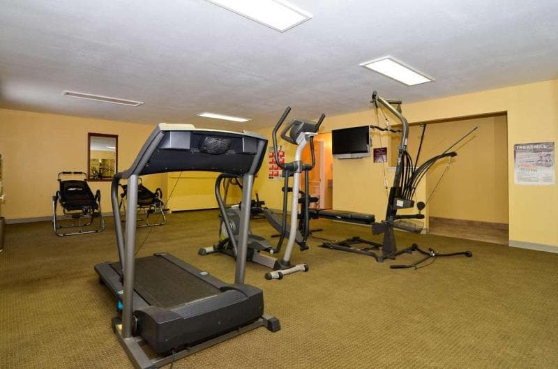 Best Western Plus Lacombe Inn & Suites 2