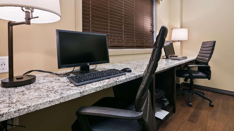 Best Western Plus Lacombe Inn & Suites photo 1