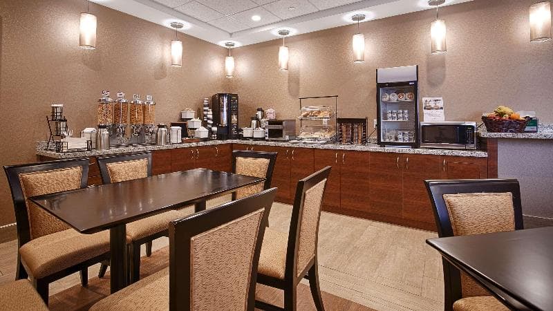 Best Western Plus Fergus Hotel 5