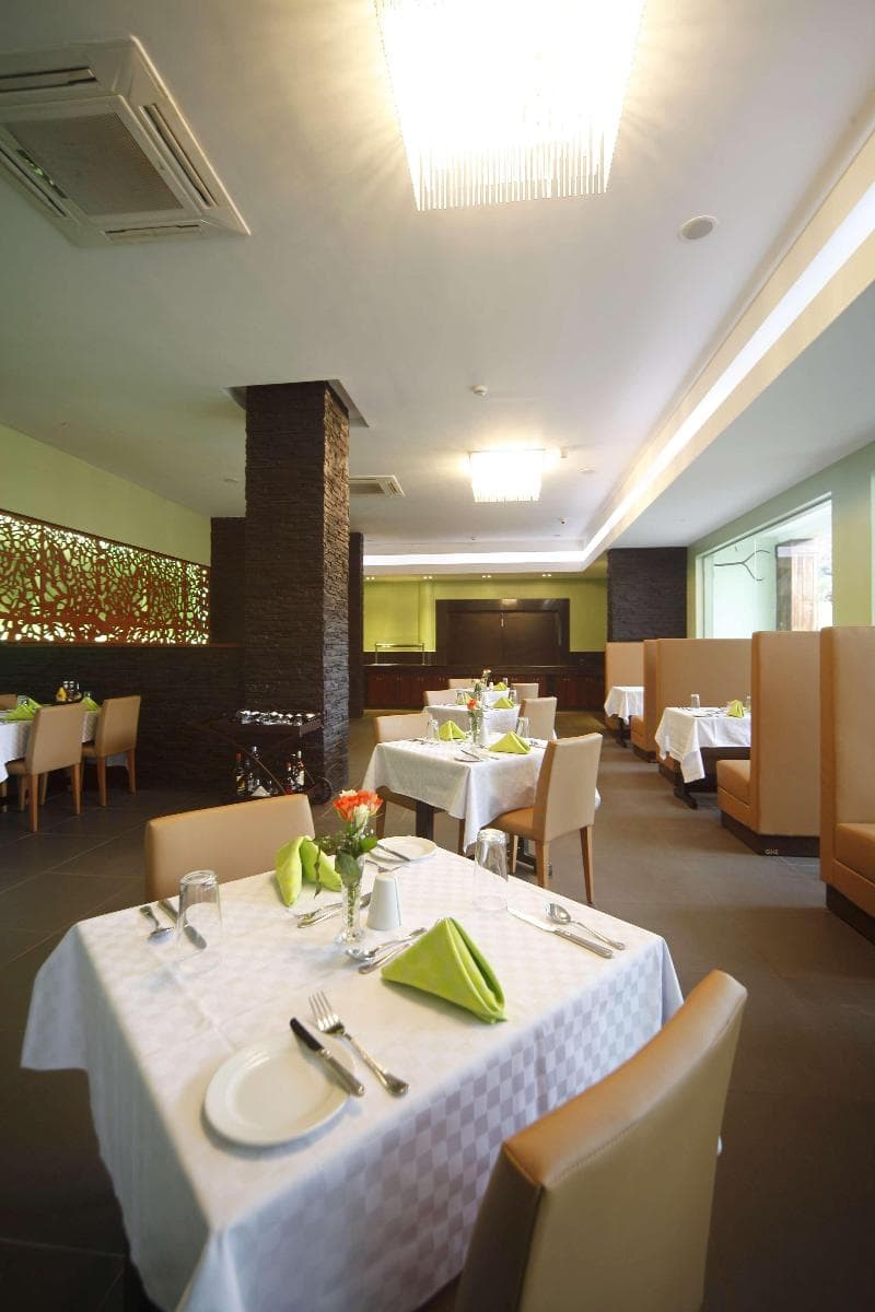 Best Western Premier Garden Hotel Entebbe 5