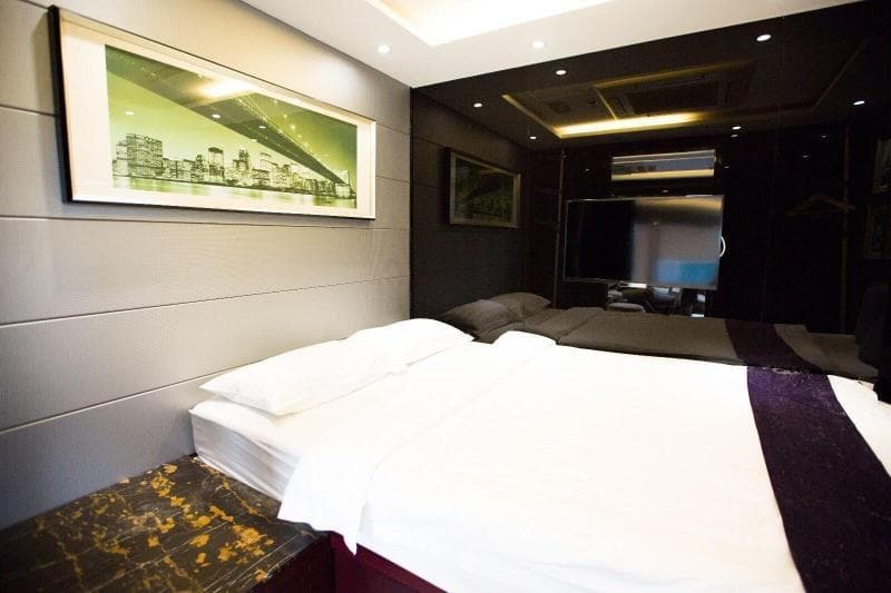 O Hotel main