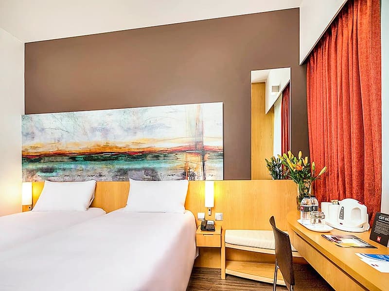 Ibis One Central 4