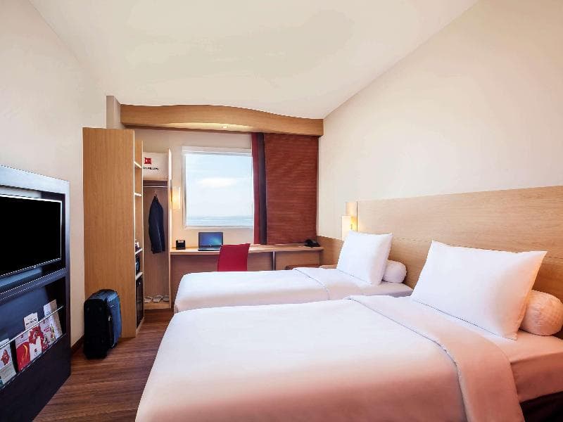 Hotel Ibis Manado City Center Boulevard photo 1