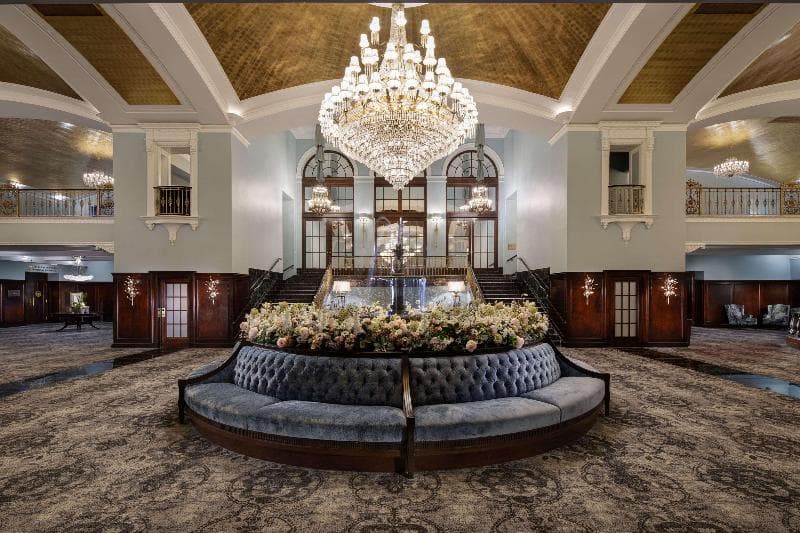 Amway Grand Plaza, Curio Collection by Hilton 3