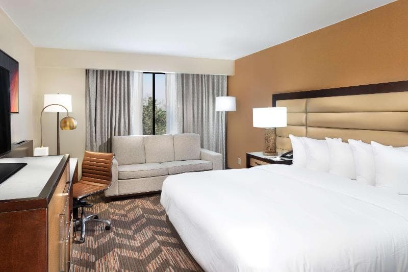 DoubleTree by Hilton Lawrence 3