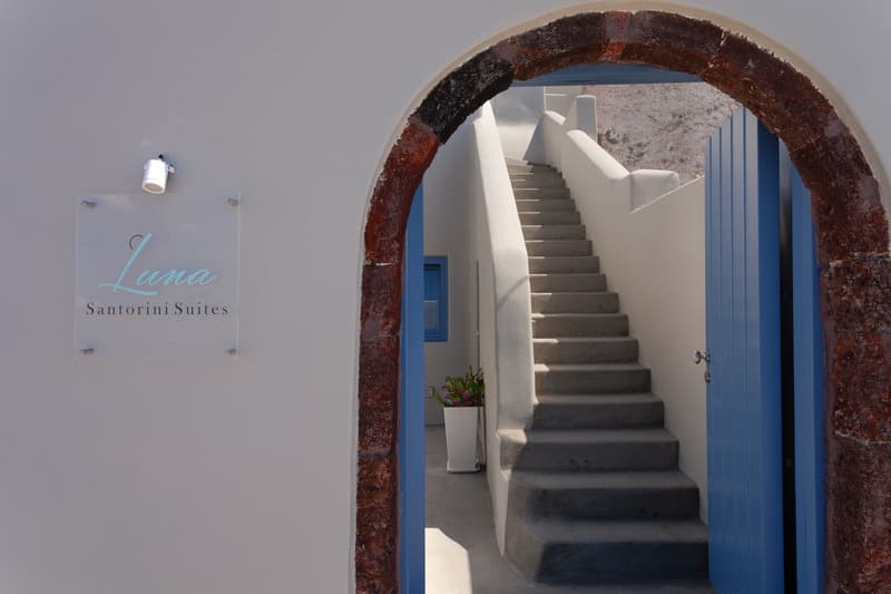 Luna Santorini Suites 4