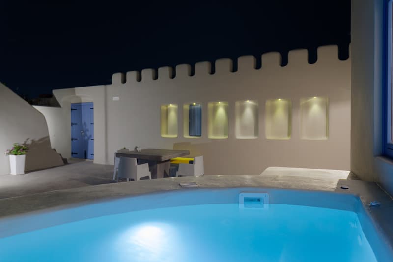 Luna Santorini Suites 5