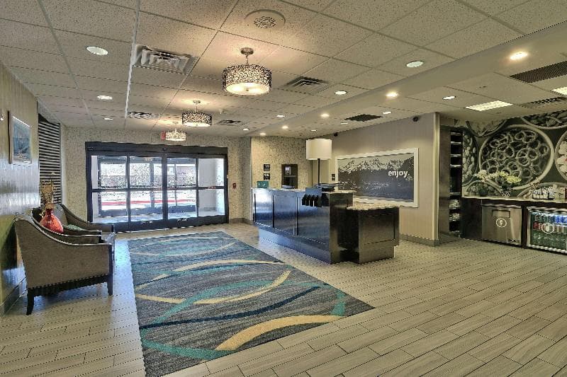 Hampton Inn & Suites Albuquerque Airport 5