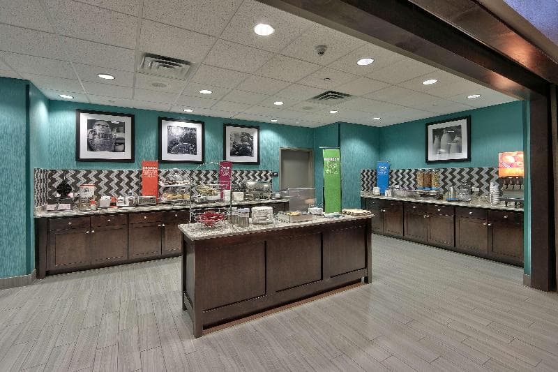 Hampton Inn & Suites Albuquerque Airport 3