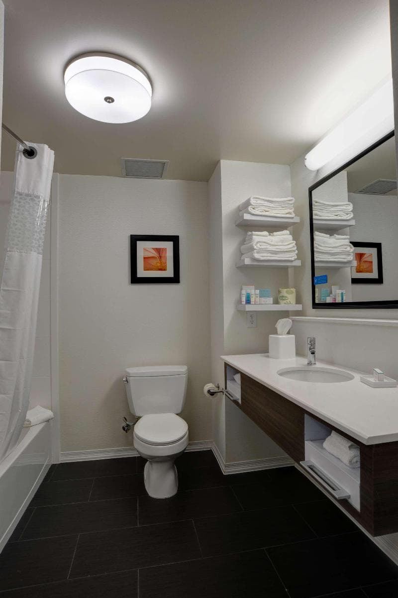 Hampton Inn & Suites Ardmore 3