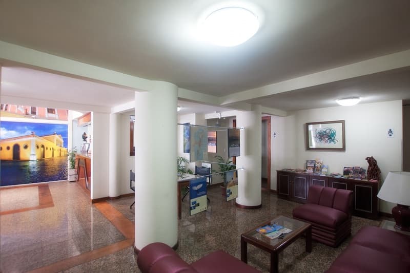 Oscar Hotel 5