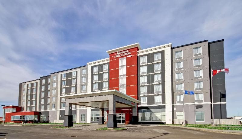 Hampton Inn & Suites by Hilton Medicine Hat photo 1
