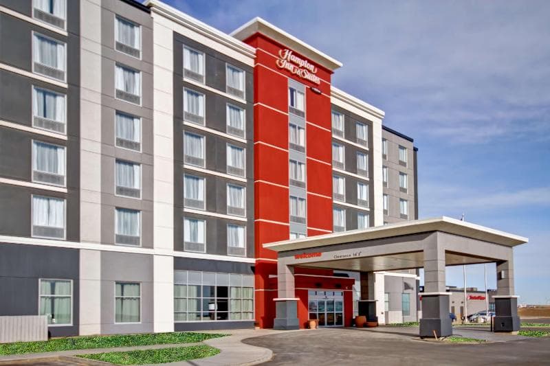 Hampton Inn & Suites by Hilton Medicine Hat 2