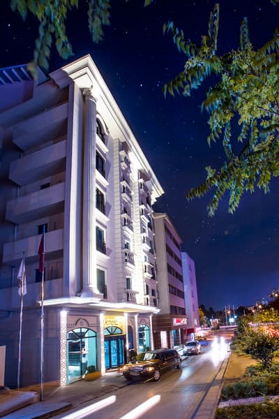 Demonti Hotel main