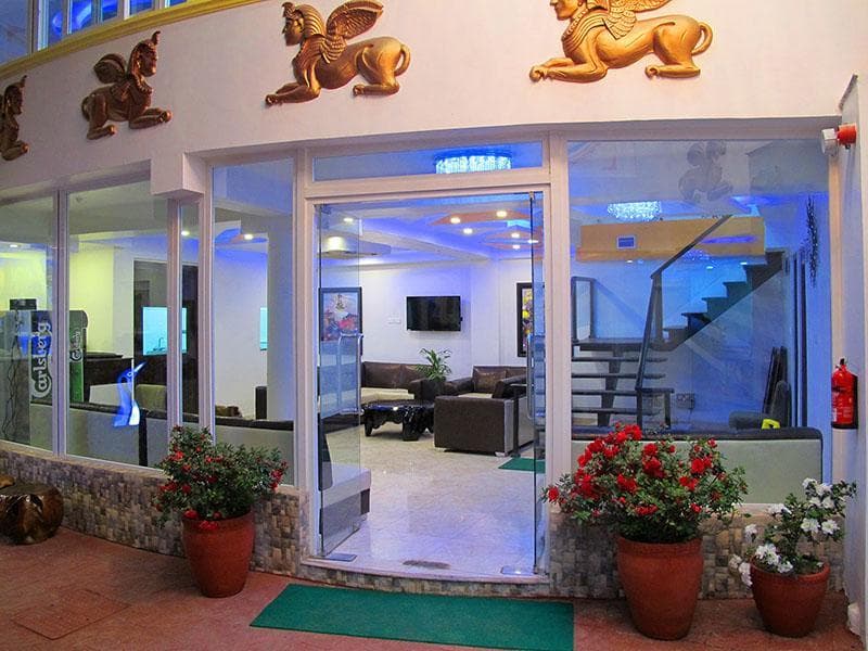Royal Penguin Boutique & Spa 3