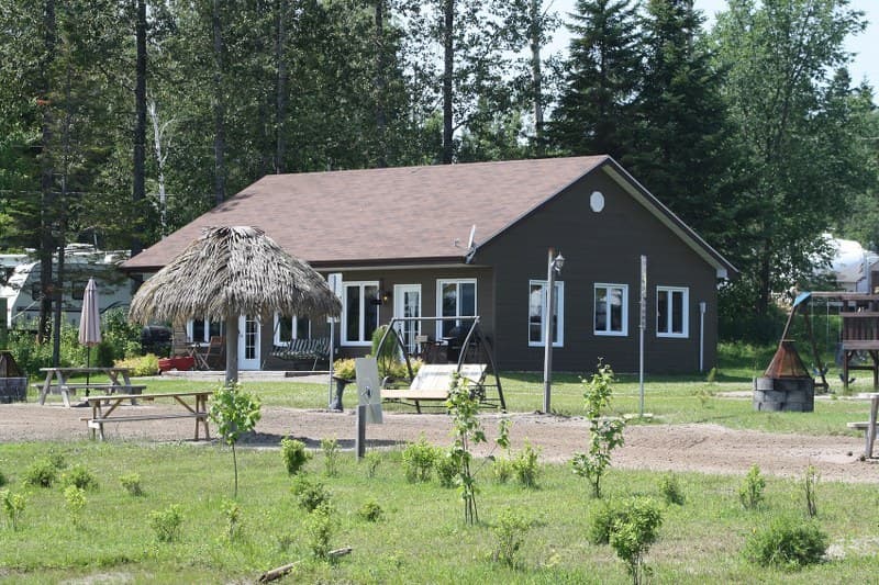 Les Chalets Baie Cascouia 4