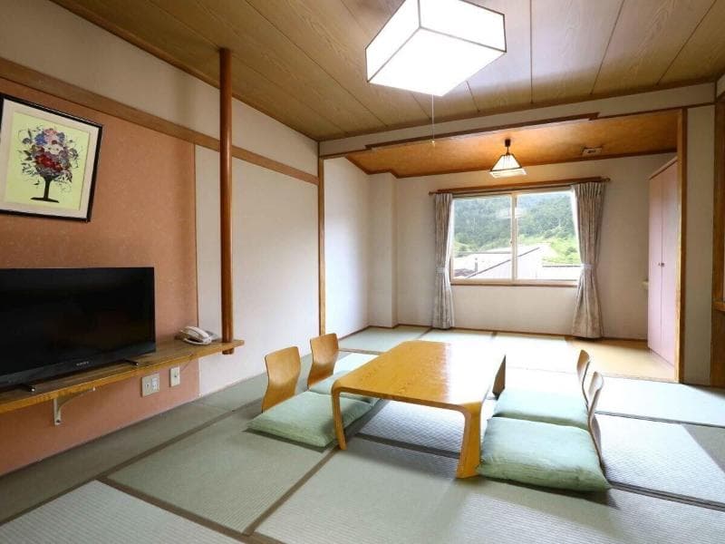 Manza Onsen Nisshinkan 4